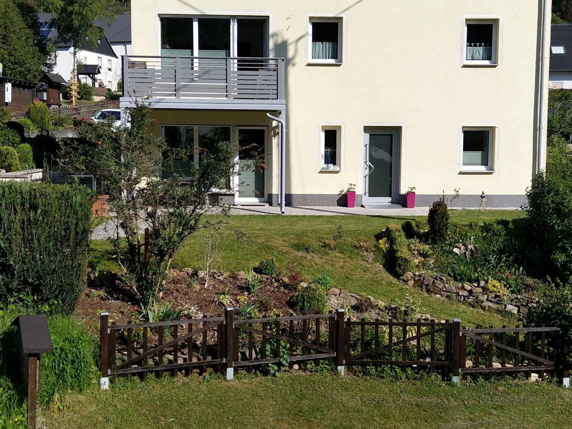 Apartment With Terrace And View Merschbach 外观 照片