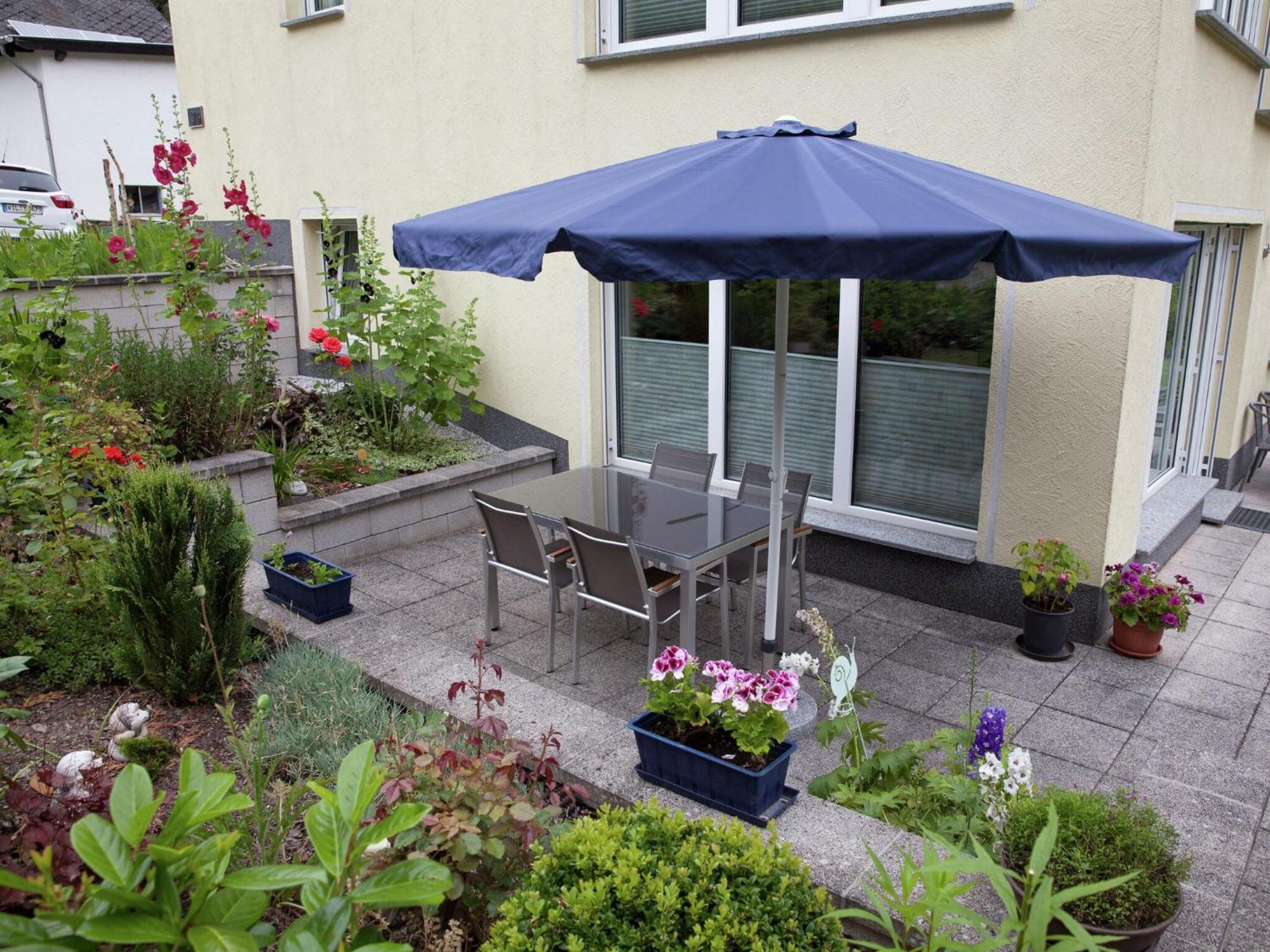 Apartment With Terrace And View Merschbach 外观 照片